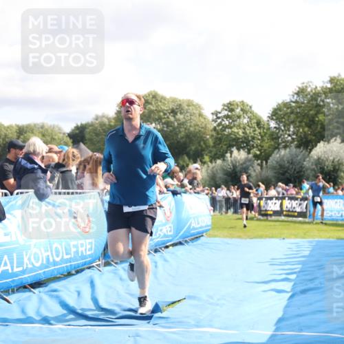 25.08.2024 - Elbe Triathlon Hamburg H.Heesch http://msf.ph/oto/6884482 25.08.2024 11:21:53 Ziel 441, 631, 652, 1850 meine-sportfotos.de