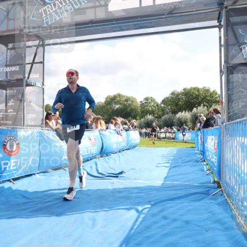 25.08.2024 - Elbe Triathlon Hamburg H.Heesch http://msf.ph/oto/6884500 25.08.2024 11:21:54 Ziel 441, 631, 652, 1850 meine-sportfotos.de