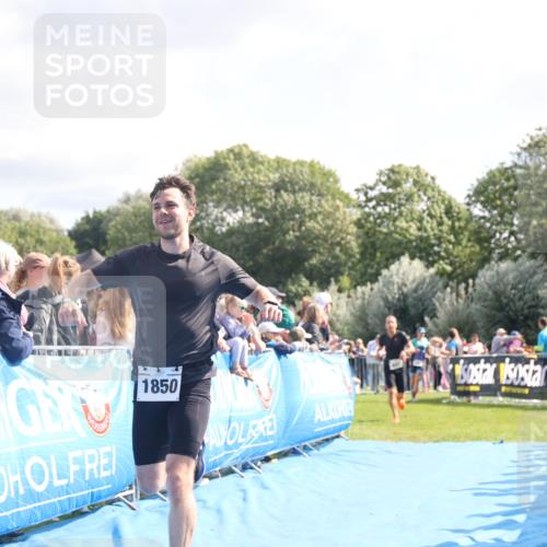 25.08.2024 - Elbe Triathlon Hamburg H.Heesch http://msf.ph/oto/6884502 25.08.2024 11:21:57 Ziel 441, 631, 652, 1850 meine-sportfotos.de