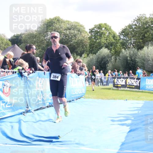 25.08.2024 - Elbe Triathlon Hamburg H.Heesch http://msf.ph/oto/6884503 25.08.2024 11:28:58 Ziel 384, 389, 420, 746 meine-sportfotos.de