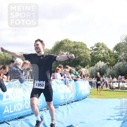 25.08.2024 - Elbe Triathlon Hamburg H.Heesch http://msf.ph/oto/6884508 25.08.2024 11:21:57 Ziel 441, 631, 652, 1850 meine-sportfotos.de