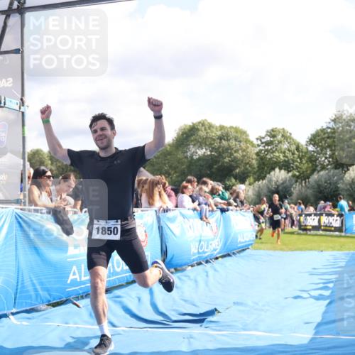 25.08.2024 - Elbe Triathlon Hamburg H.Heesch http://msf.ph/oto/6884513 25.08.2024 11:21:58 Ziel 441, 631, 1850 meine-sportfotos.de