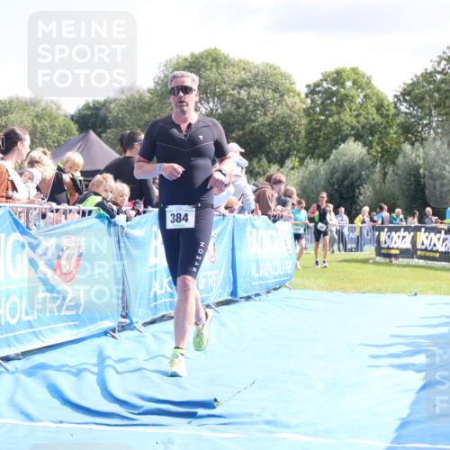 25.08.2024 - Elbe Triathlon Hamburg H.Heesch http://msf.ph/oto/6884514 25.08.2024 11:28:58 Ziel 384, 389, 420, 746 meine-sportfotos.de