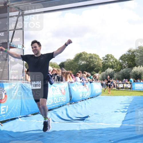25.08.2024 - Elbe Triathlon Hamburg H.Heesch http://msf.ph/oto/6884519 25.08.2024 11:21:58 Ziel 441, 631, 1850 meine-sportfotos.de