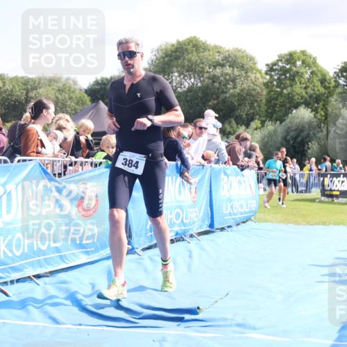 25.08.2024 - Elbe Triathlon Hamburg H.Heesch http://msf.ph/oto/6884526 25.08.2024 11:28:58 Ziel 384, 389, 420, 746 meine-sportfotos.de