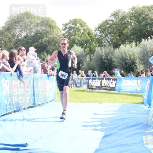 25.08.2024 - Elbe Triathlon Hamburg H.Heesch http://msf.ph/oto/6884538 25.08.2024 11:29:03 Ziel 357, 384, 389, 746 meine-sportfotos.de