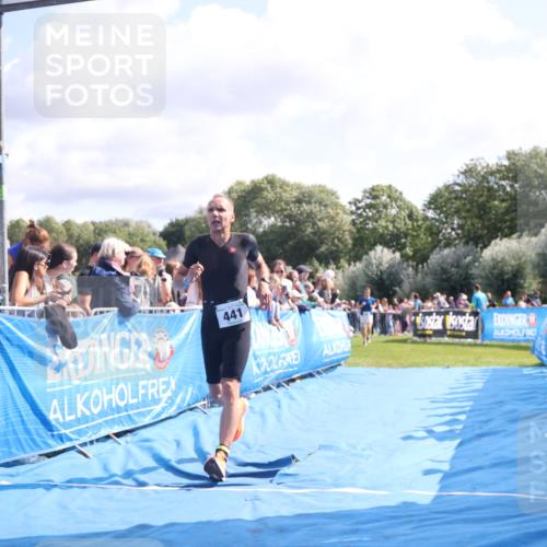 25.08.2024 - Elbe Triathlon Hamburg H.Heesch http://msf.ph/oto/6884553 25.08.2024 11:22:02 Ziel 441, 559, 1850 meine-sportfotos.de
