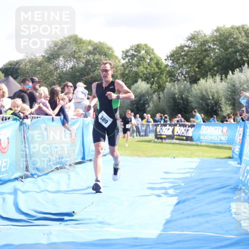 25.08.2024 - Elbe Triathlon Hamburg H.Heesch http://msf.ph/oto/6884554 25.08.2024 11:29:03 Ziel 357, 384, 389, 746 meine-sportfotos.de