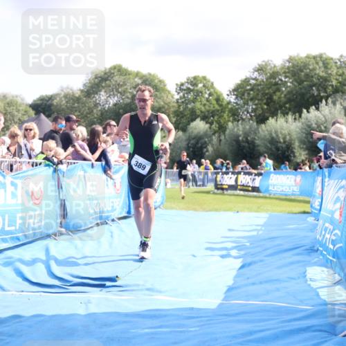 25.08.2024 - Elbe Triathlon Hamburg H.Heesch http://msf.ph/oto/6884564 25.08.2024 11:29:04 Ziel 357, 384, 389, 746 meine-sportfotos.de