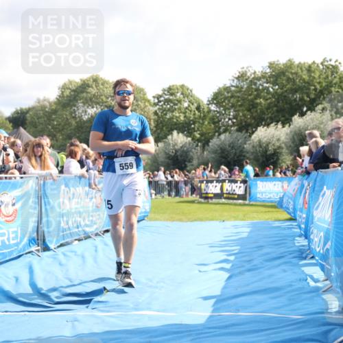 25.08.2024 - Elbe Triathlon Hamburg H.Heesch http://msf.ph/oto/6884569 25.08.2024 11:22:08 Ziel 441, 559 meine-sportfotos.de