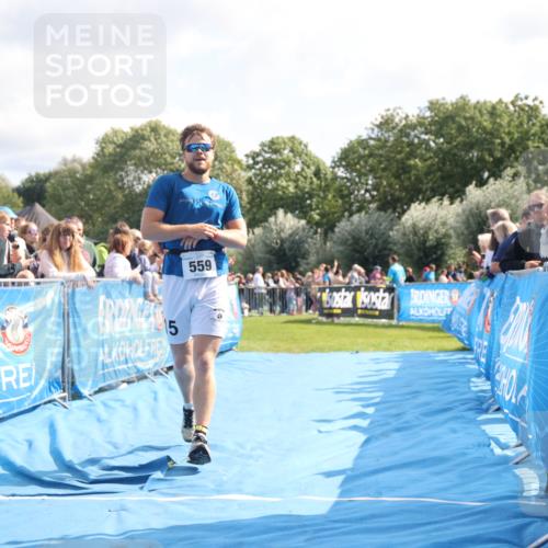 25.08.2024 - Elbe Triathlon Hamburg H.Heesch http://msf.ph/oto/6884571 25.08.2024 11:22:08 Ziel 441, 559 meine-sportfotos.de