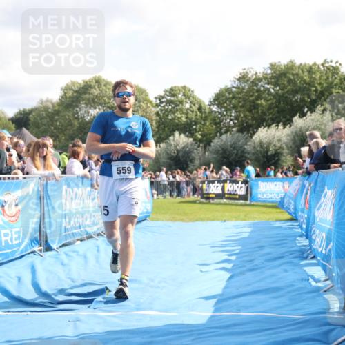 25.08.2024 - Elbe Triathlon Hamburg H.Heesch http://msf.ph/oto/6884573 25.08.2024 11:22:08 Ziel 441, 559 meine-sportfotos.de