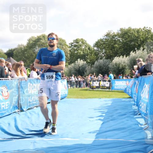 25.08.2024 - Elbe Triathlon Hamburg H.Heesch http://msf.ph/oto/6884581 25.08.2024 11:22:08 Ziel 441, 559 meine-sportfotos.de