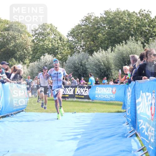 25.08.2024 - Elbe Triathlon Hamburg H.Heesch http://msf.ph/oto/6884589 25.08.2024 11:22:17 Ziel 322, 720, 724, 767 meine-sportfotos.de