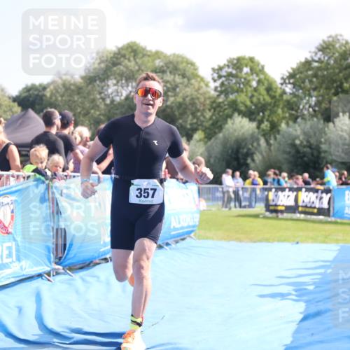 25.08.2024 - Elbe Triathlon Hamburg H.Heesch http://msf.ph/oto/6884592 25.08.2024 11:29:09 Ziel 357, 389, 663 meine-sportfotos.de