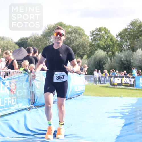 25.08.2024 - Elbe Triathlon Hamburg H.Heesch http://msf.ph/oto/6884598 25.08.2024 11:29:09 Ziel 357, 389, 663 meine-sportfotos.de