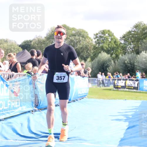 25.08.2024 - Elbe Triathlon Hamburg H.Heesch http://msf.ph/oto/6884600 25.08.2024 11:29:09 Ziel 357, 389, 663 meine-sportfotos.de