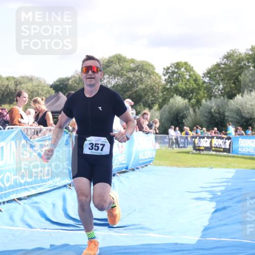 25.08.2024 - Elbe Triathlon Hamburg H.Heesch http://msf.ph/oto/6884606 25.08.2024 11:29:09 Ziel 357, 389, 663 meine-sportfotos.de