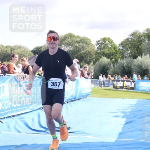 25.08.2024 - Elbe Triathlon Hamburg H.Heesch http://msf.ph/oto/6884608 25.08.2024 11:29:09 Ziel 357, 389, 663 meine-sportfotos.de