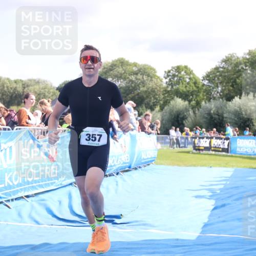 25.08.2024 - Elbe Triathlon Hamburg H.Heesch http://msf.ph/oto/6884610 25.08.2024 11:29:09 Ziel 357, 389, 663 meine-sportfotos.de
