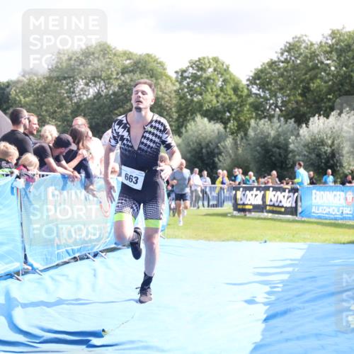 25.08.2024 - Elbe Triathlon Hamburg H.Heesch http://msf.ph/oto/6884633 25.08.2024 11:29:16 Ziel 357, 663, 717 meine-sportfotos.de