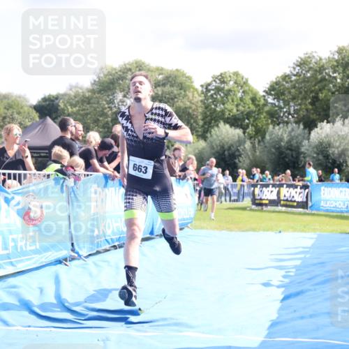 25.08.2024 - Elbe Triathlon Hamburg H.Heesch http://msf.ph/oto/6884641 25.08.2024 11:29:16 Ziel 357, 663, 717 meine-sportfotos.de