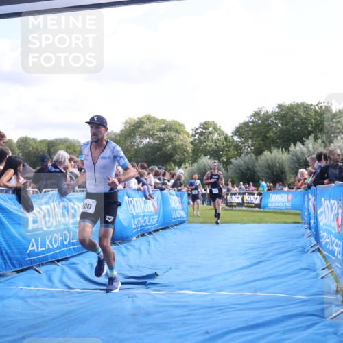 25.08.2024 - Elbe Triathlon Hamburg H.Heesch http://msf.ph/oto/6884642 25.08.2024 11:22:20 Ziel 322, 720, 724, 767 meine-sportfotos.de