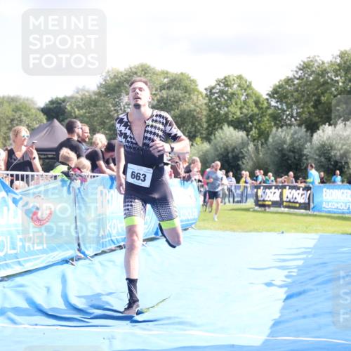 25.08.2024 - Elbe Triathlon Hamburg H.Heesch http://msf.ph/oto/6884643 25.08.2024 11:29:16 Ziel 357, 663, 717 meine-sportfotos.de