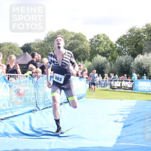 25.08.2024 - Elbe Triathlon Hamburg H.Heesch http://msf.ph/oto/6884645 25.08.2024 11:29:16 Ziel 357, 663, 717 meine-sportfotos.de