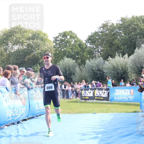 25.08.2024 - Elbe Triathlon Hamburg H.Heesch http://msf.ph/oto/6884708 25.08.2024 11:22:30 Ziel 322, 699, 724 meine-sportfotos.de