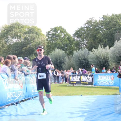 25.08.2024 - Elbe Triathlon Hamburg H.Heesch http://msf.ph/oto/6884710 25.08.2024 11:22:30 Ziel 322, 699, 724 meine-sportfotos.de
