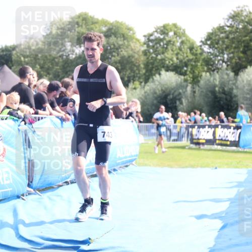 25.08.2024 - Elbe Triathlon Hamburg H.Heesch http://msf.ph/oto/6884711 25.08.2024 11:29:34 Ziel 743 meine-sportfotos.de