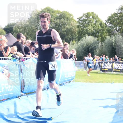 25.08.2024 - Elbe Triathlon Hamburg H.Heesch http://msf.ph/oto/6884717 25.08.2024 11:29:34 Ziel 743 meine-sportfotos.de