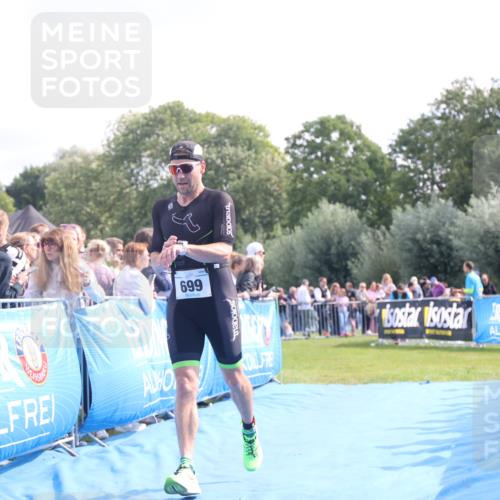 25.08.2024 - Elbe Triathlon Hamburg H.Heesch http://msf.ph/oto/6884718 25.08.2024 11:22:31 Ziel 322, 699, 724 meine-sportfotos.de