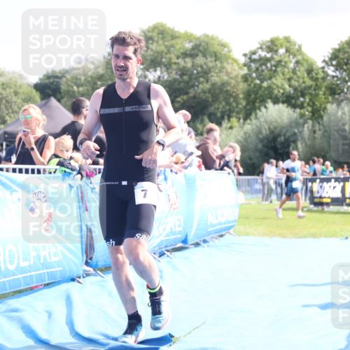 25.08.2024 - Elbe Triathlon Hamburg H.Heesch http://msf.ph/oto/6884725 25.08.2024 11:29:34 Ziel 743 meine-sportfotos.de