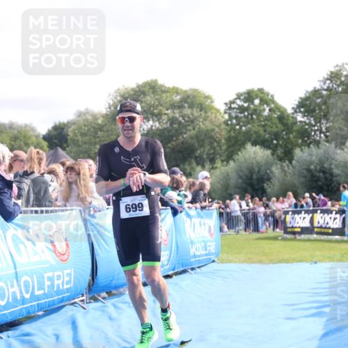 25.08.2024 - Elbe Triathlon Hamburg H.Heesch http://msf.ph/oto/6884728 25.08.2024 11:22:31 Ziel 322, 699, 724 meine-sportfotos.de