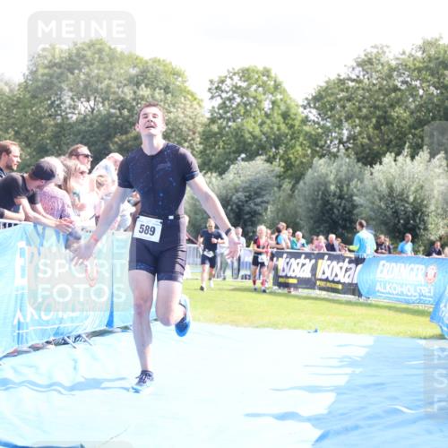 25.08.2024 - Elbe Triathlon Hamburg H.Heesch http://msf.ph/oto/6884731 25.08.2024 11:29:44 Ziel 589, 682 meine-sportfotos.de
