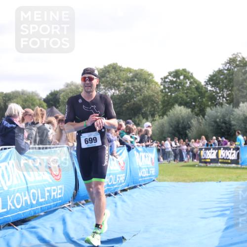 25.08.2024 - Elbe Triathlon Hamburg H.Heesch http://msf.ph/oto/6884732 25.08.2024 11:22:31 Ziel 322, 699, 724 meine-sportfotos.de