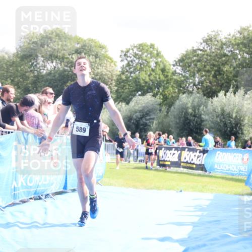25.08.2024 - Elbe Triathlon Hamburg H.Heesch http://msf.ph/oto/6884736 25.08.2024 11:29:44 Ziel 589, 682 meine-sportfotos.de