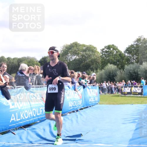 25.08.2024 - Elbe Triathlon Hamburg H.Heesch http://msf.ph/oto/6884737 25.08.2024 11:22:31 Ziel 322, 699, 724 meine-sportfotos.de