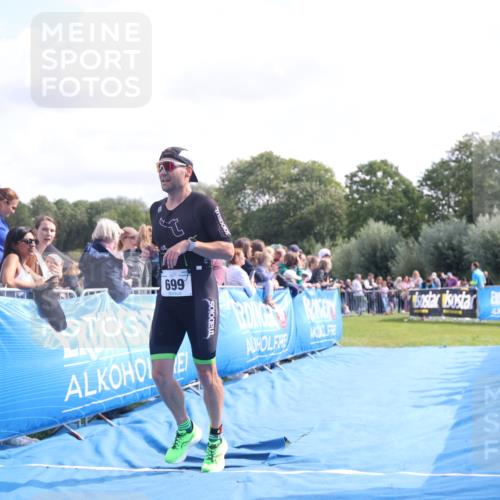 25.08.2024 - Elbe Triathlon Hamburg H.Heesch http://msf.ph/oto/6884741 25.08.2024 11:22:31 Ziel 322, 699, 724 meine-sportfotos.de