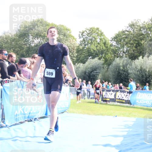 25.08.2024 - Elbe Triathlon Hamburg H.Heesch http://msf.ph/oto/6884742 25.08.2024 11:29:44 Ziel 589, 682 meine-sportfotos.de