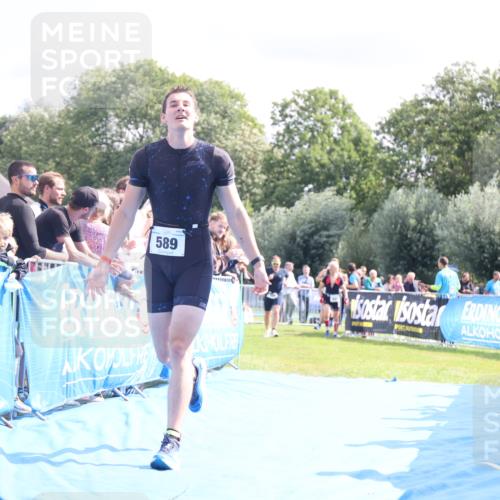 25.08.2024 - Elbe Triathlon Hamburg H.Heesch http://msf.ph/oto/6884744 25.08.2024 11:29:44 Ziel 589, 682 meine-sportfotos.de