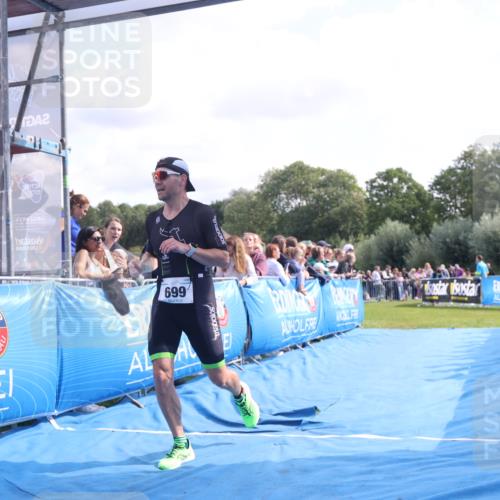 25.08.2024 - Elbe Triathlon Hamburg H.Heesch http://msf.ph/oto/6884749 25.08.2024 11:22:31 Ziel 322, 699, 724 meine-sportfotos.de
