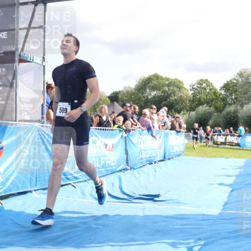 25.08.2024 - Elbe Triathlon Hamburg H.Heesch http://msf.ph/oto/6884760 25.08.2024 11:29:46 Ziel 589, 665, 682 meine-sportfotos.de