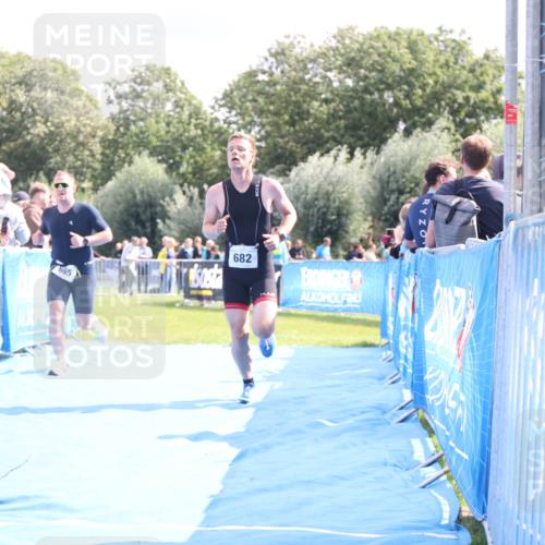 25.08.2024 - Elbe Triathlon Hamburg H.Heesch http://msf.ph/oto/6884771 25.08.2024 11:29:50 Ziel 589, 665, 682 meine-sportfotos.de