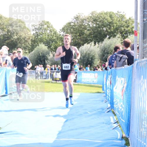 25.08.2024 - Elbe Triathlon Hamburg H.Heesch http://msf.ph/oto/6884772 25.08.2024 11:29:50 Ziel 589, 665, 682 meine-sportfotos.de