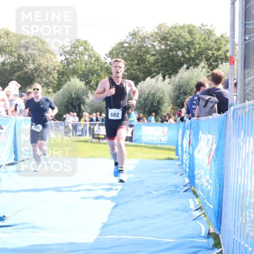 25.08.2024 - Elbe Triathlon Hamburg H.Heesch http://msf.ph/oto/6884774 25.08.2024 11:29:50 Ziel 589, 665, 682 meine-sportfotos.de