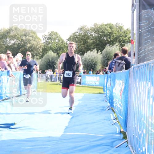 25.08.2024 - Elbe Triathlon Hamburg H.Heesch http://msf.ph/oto/6884783 25.08.2024 11:29:50 Ziel 589, 665, 682 meine-sportfotos.de
