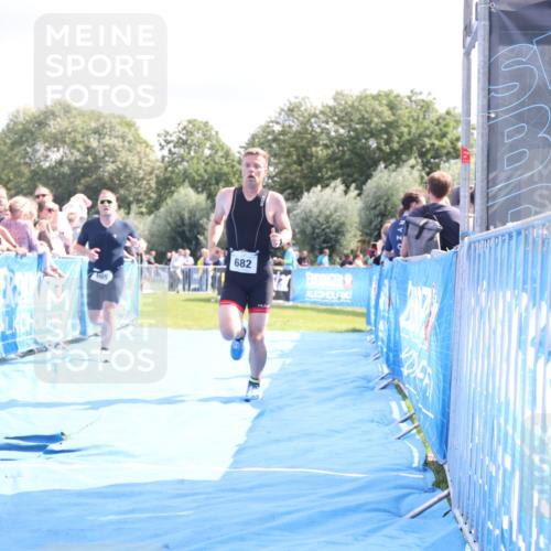 25.08.2024 - Elbe Triathlon Hamburg H.Heesch http://msf.ph/oto/6884785 25.08.2024 11:29:50 Ziel 589, 665, 682 meine-sportfotos.de